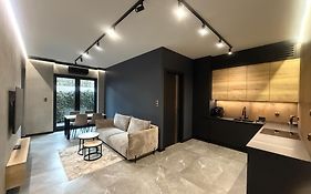 Deluxe Industrial Apartment Free Parking